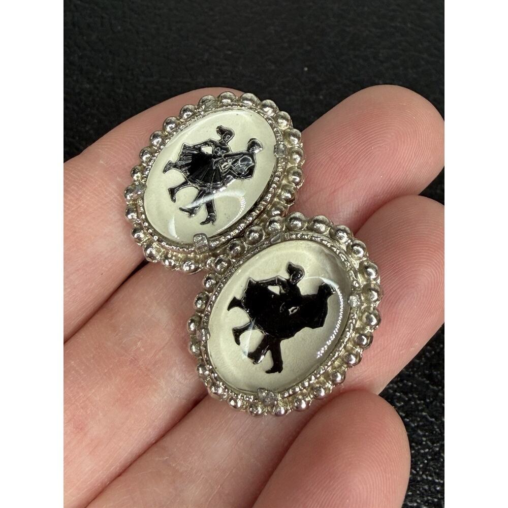 Vintage Clear Glass Dome Dancing Couple Vintage Silver Tone Clip Earrings Cameo